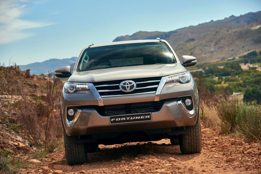  Toyota Fortuner (AN160) 2016 года  (ZA) (фото 31 из 40)